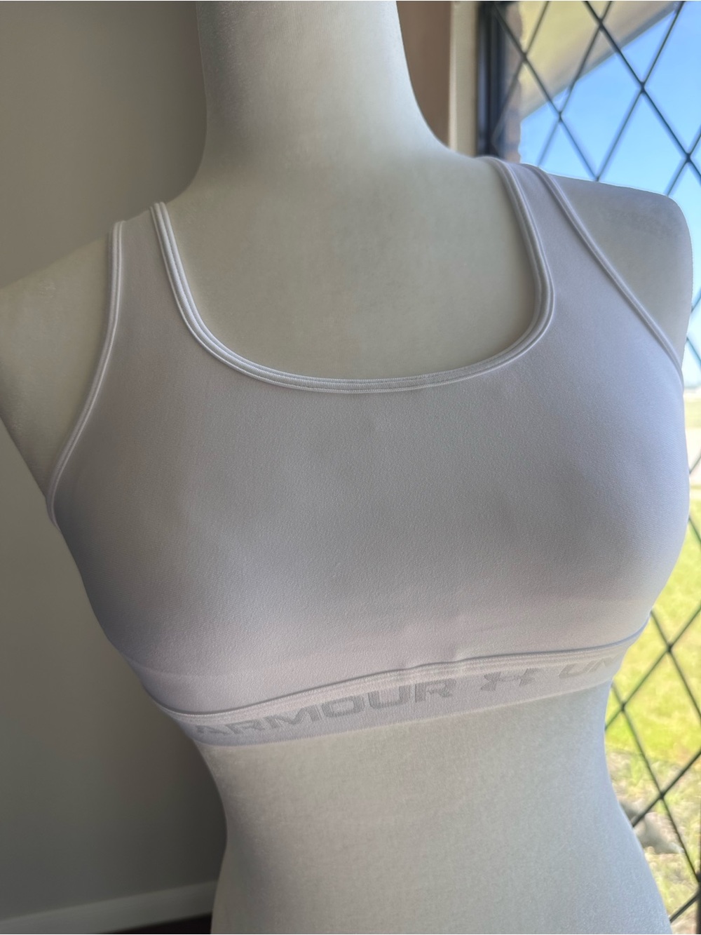 Under Armour White Seamless Light-Support Sports Bra
